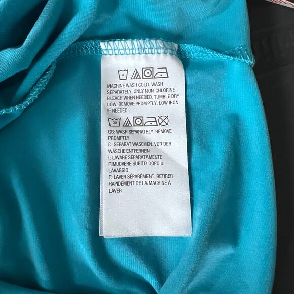 Susan Graver Women’s Turquoise Top Size 1X Short Sleeve Stretch - Picture 5 of 8